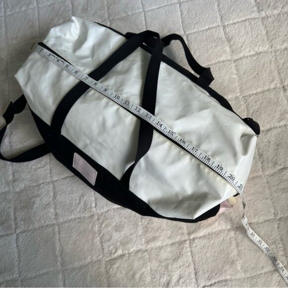 Victoria's Secret | Black & White Duffle Gym Bag Weekender Tote | One Size - Picture 14 of 16